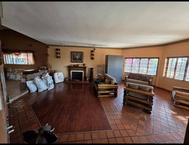 3 BEDROOM HOUSE FOR SALE IN SINOVILLE